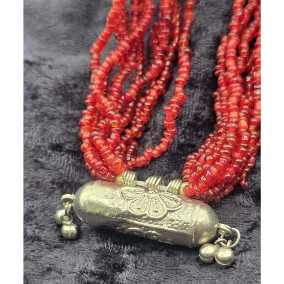 VTG  SILVER AMULET Glass Seed Beads / 2 Coral? Larger Beads /10 Strand Necklace - Picture 8 of 13